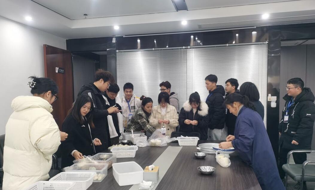 中邦通联项目管理集团组织员工开展冬至包饺子活动
