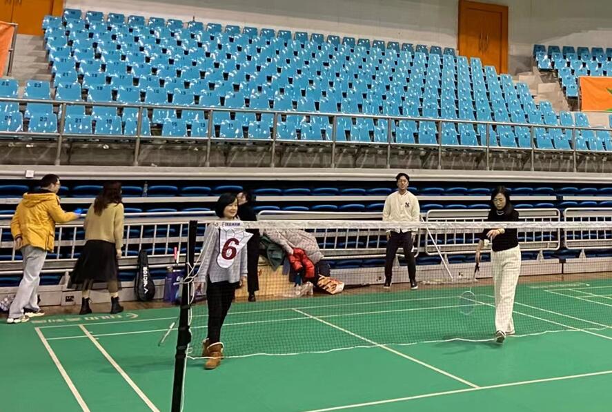 江西省机电设备招标有限公司组织员工羽毛球运动