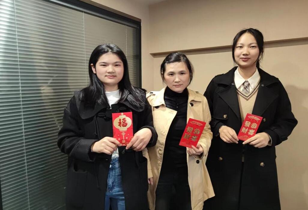 江西信德公司欢庆三八国际妇女节活动