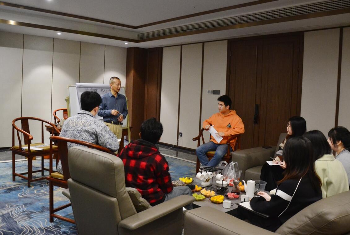 建中工程公司组织员工学习研讨活动