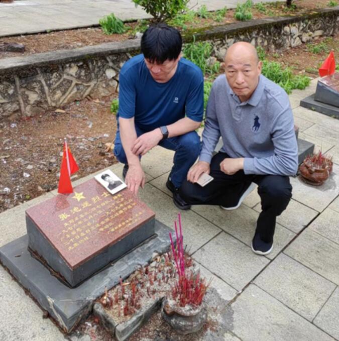 江西银信公司为烈士扫墓并探访慰问烈士家属