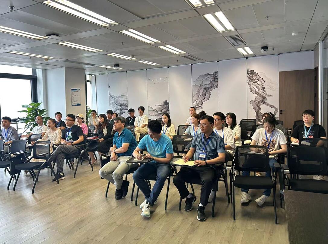 江西环球公司组织员工培训学习