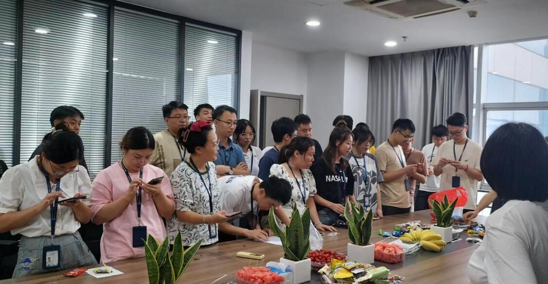 致合工程公司举办员工生日分享会