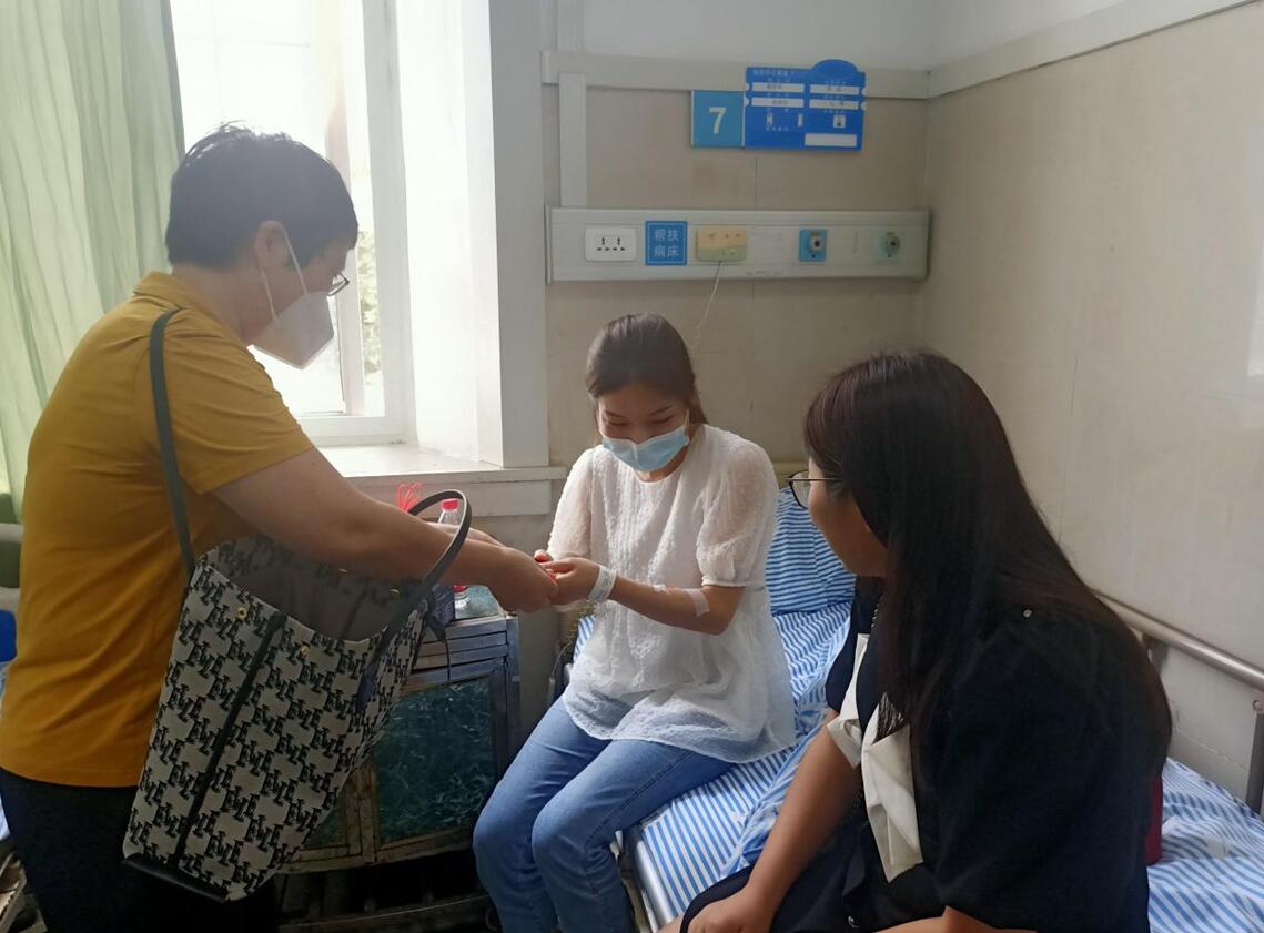 江西友诚工程造价有限公司看望住院员工