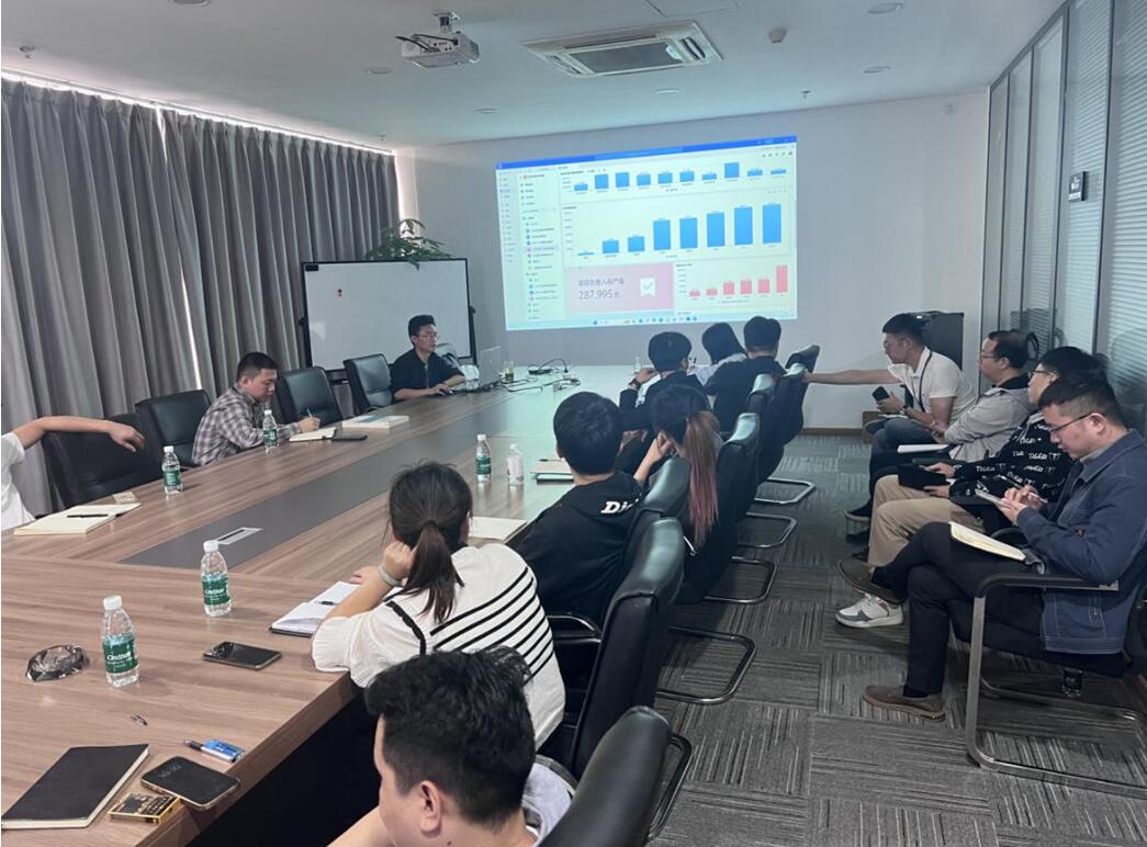 致合工程项目管理有限公司召开生产管理会议