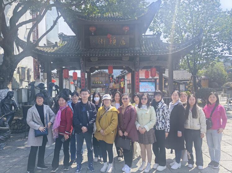 江西大京九组织女员工长汀古城团建活动