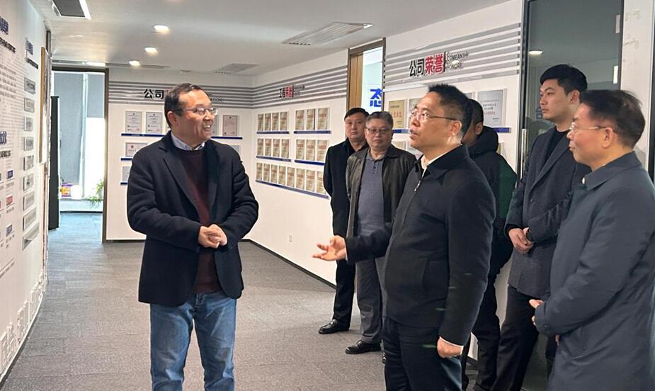西湖区委书记陶亿国一行人员莅临兴赣咨询调研指导