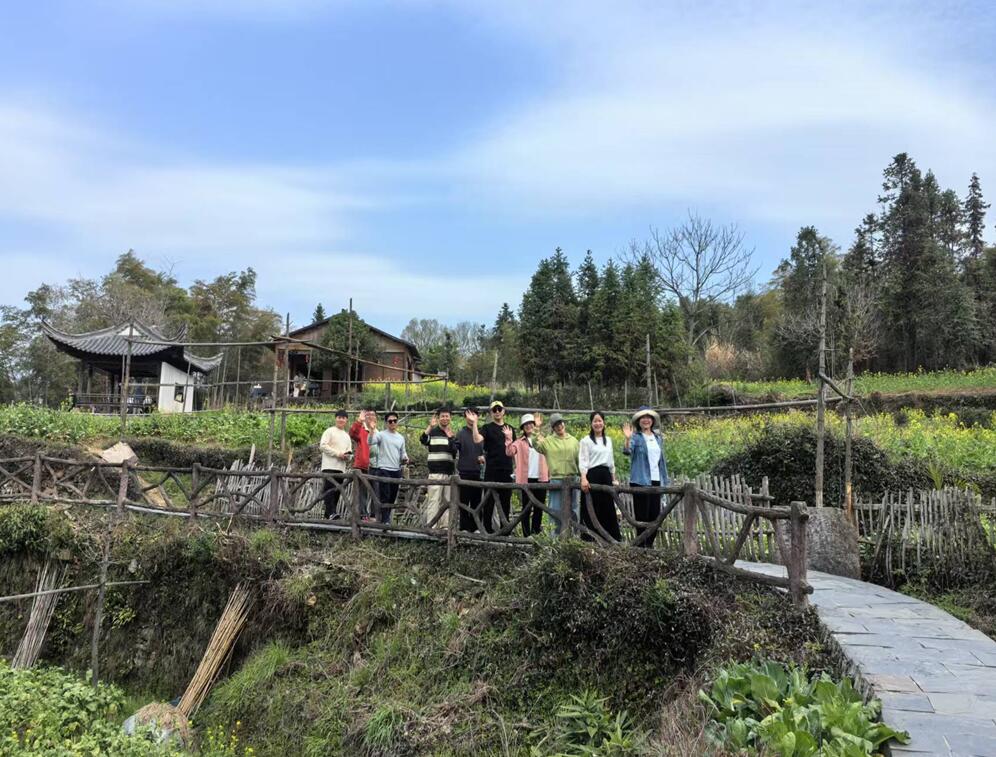 中谊国际公司组织员工婺源团建活动